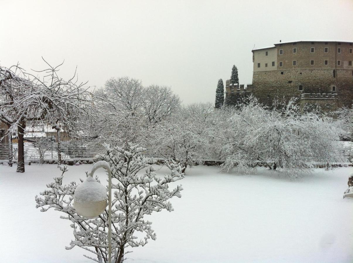Vista Castello Bed and Breakfast Rovereto  Buitenkant foto