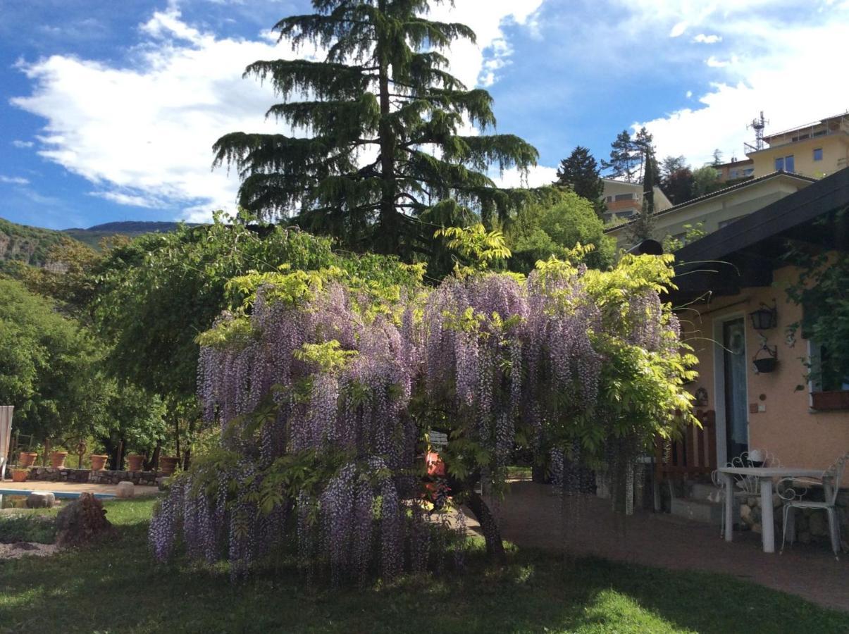 Vista Castello Bed and Breakfast Rovereto  Buitenkant foto